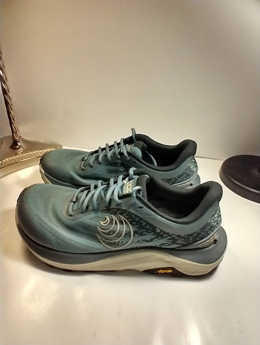 Topo Athletic Ultraventure 4 Stone/Grey Trail Running Shoes Women's sz 10.5. - Picture 4 of 11